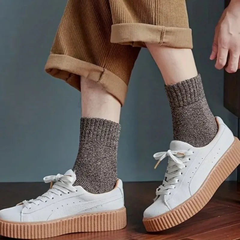 Men's thick warm towel socks 3 pairs of casual solid color mid-calf socks winter men's socks.