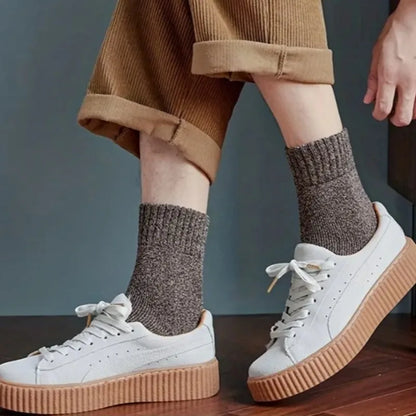 Men's thick warm towel socks 3 pairs of casual solid color mid-calf socks winter men's socks.