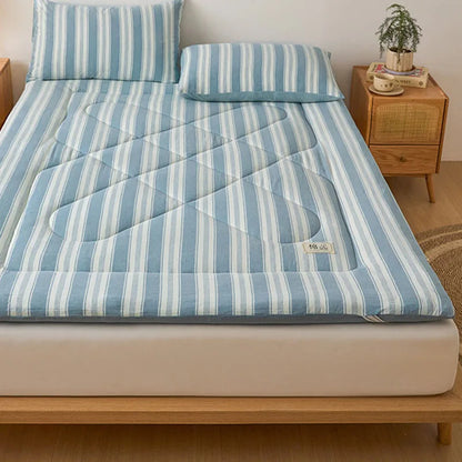 A-Class Cotton Mattress for Student Dormitories Nordic Checkered Printed Thick Cushion for Bed All-Season Single Home Decoration.