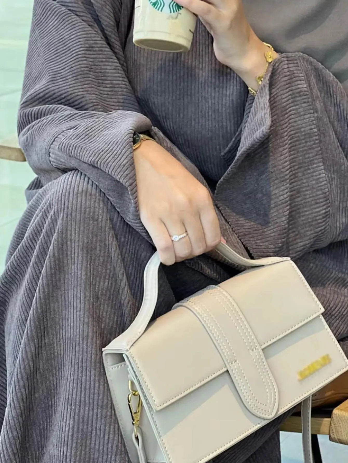 2025 New Arrival Turkey Dubai Muslim Winter Abaya Corduroy Women Closed Abaya Loose Daily Wear Muslim Long Winter Dress