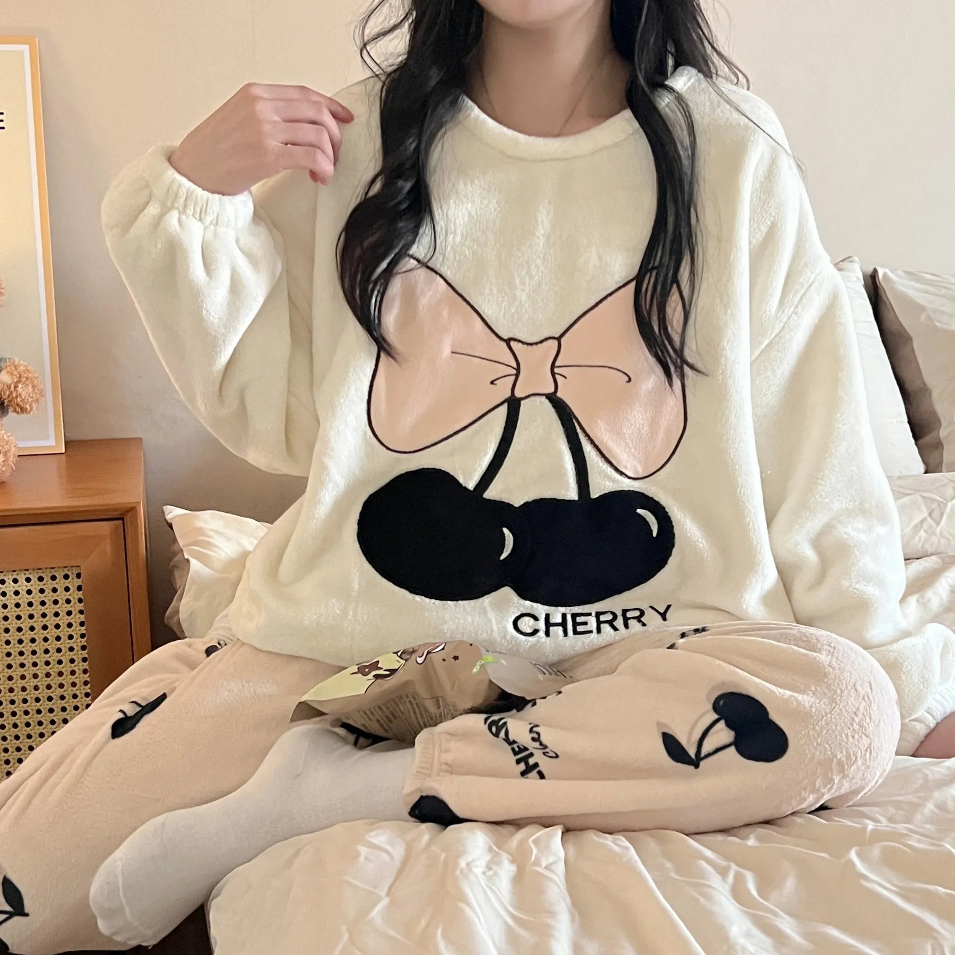Thickened Warm Sleepwear for Winter Cartoon Flannel Pajamas Homewear Women Velvet Coral Velvet Cartoon Bear Nightwear Loungewear.