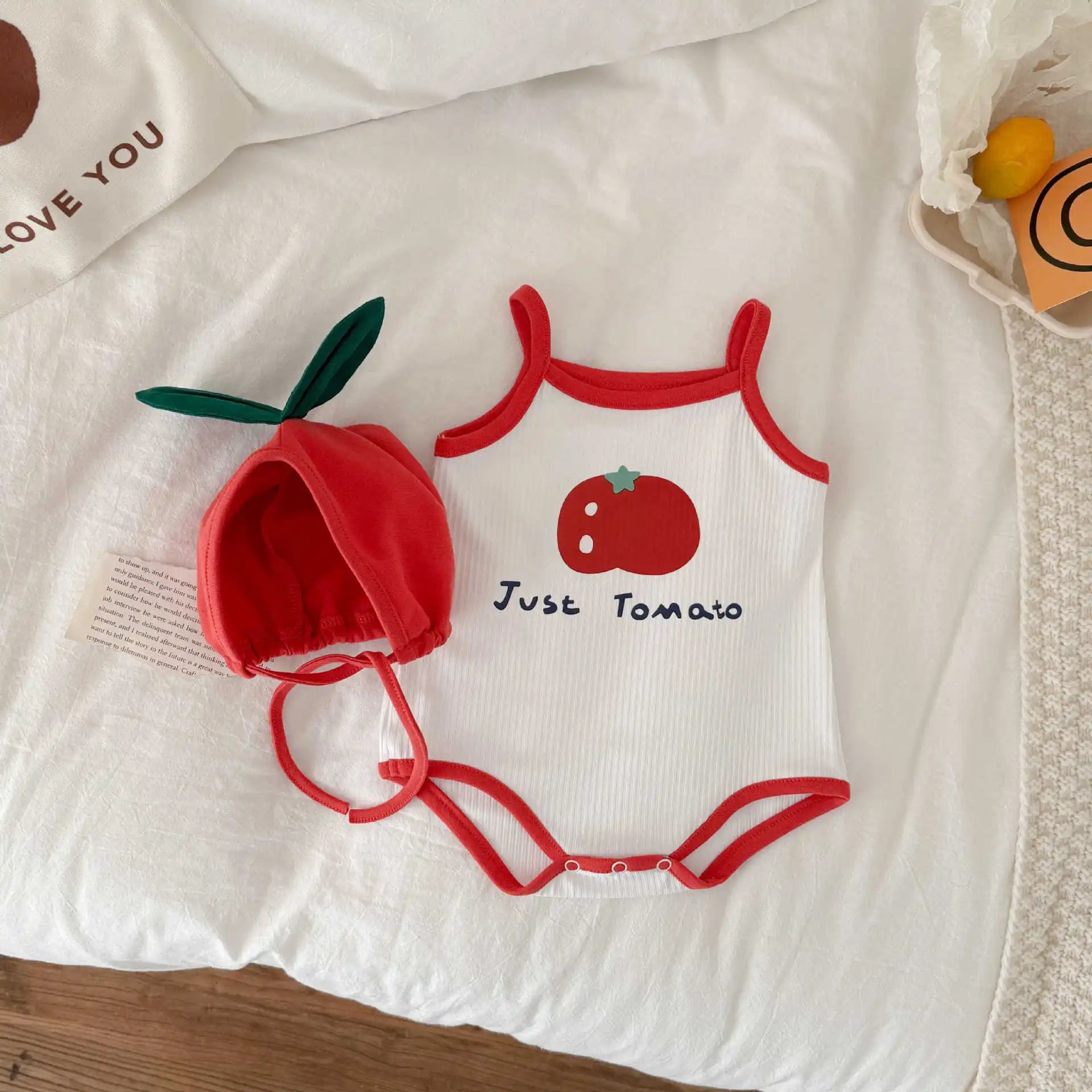Baby Kleidung Sommer Baby Junge Mädchen Bodysuit Nette Tomaten Druck Ärmellose Infant Sling Onesie + Hut 2Pcs Neugeborenen Fotografie outfit.