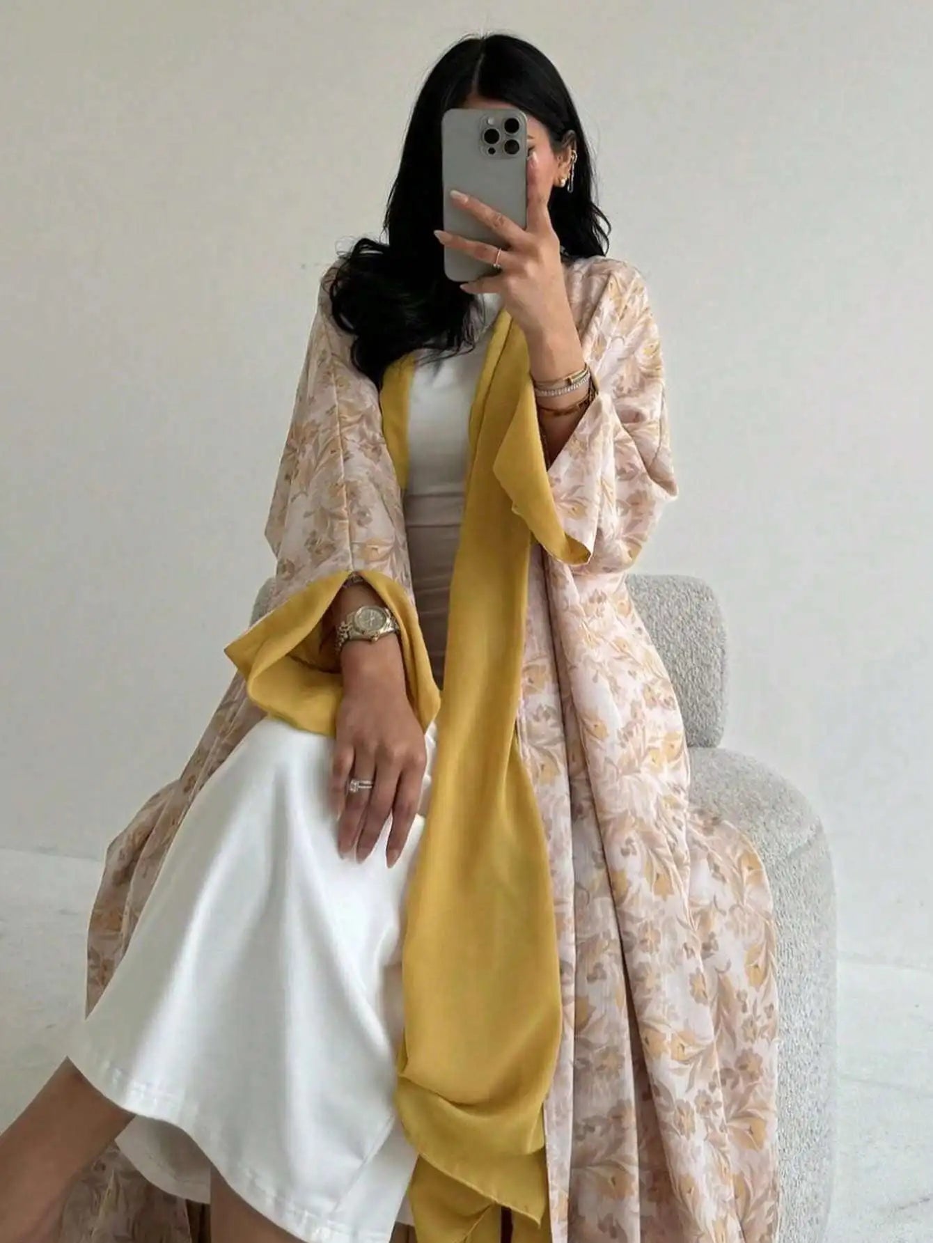 Lockeres, mit Blumenmuster bedrucktes Abaya-Langarmkleid für den orientalischen Nahen Osten für Damen, elegante Robe mit offener Vorderseite ohne Schal.