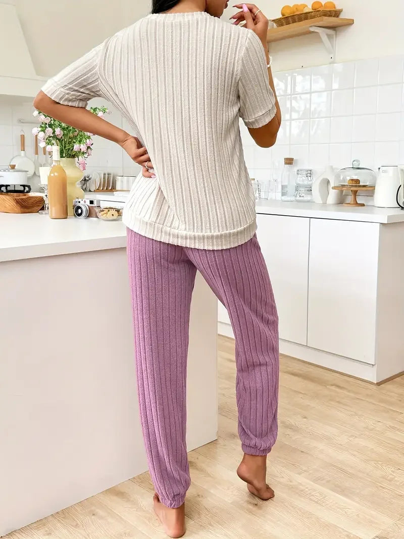 Autumn Winter Two-Piece Pajamas Set for Women Sleepwear Heart Print Round Neck Short Sleeve Long Pants Home Wear.