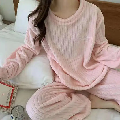 Winter frauen Neue Pyjamas Korallen Samt Casual Pyjamas Gepolsterte Loungewear Loungewear Sets Warme Kleidung Für Herbst Und Winter.