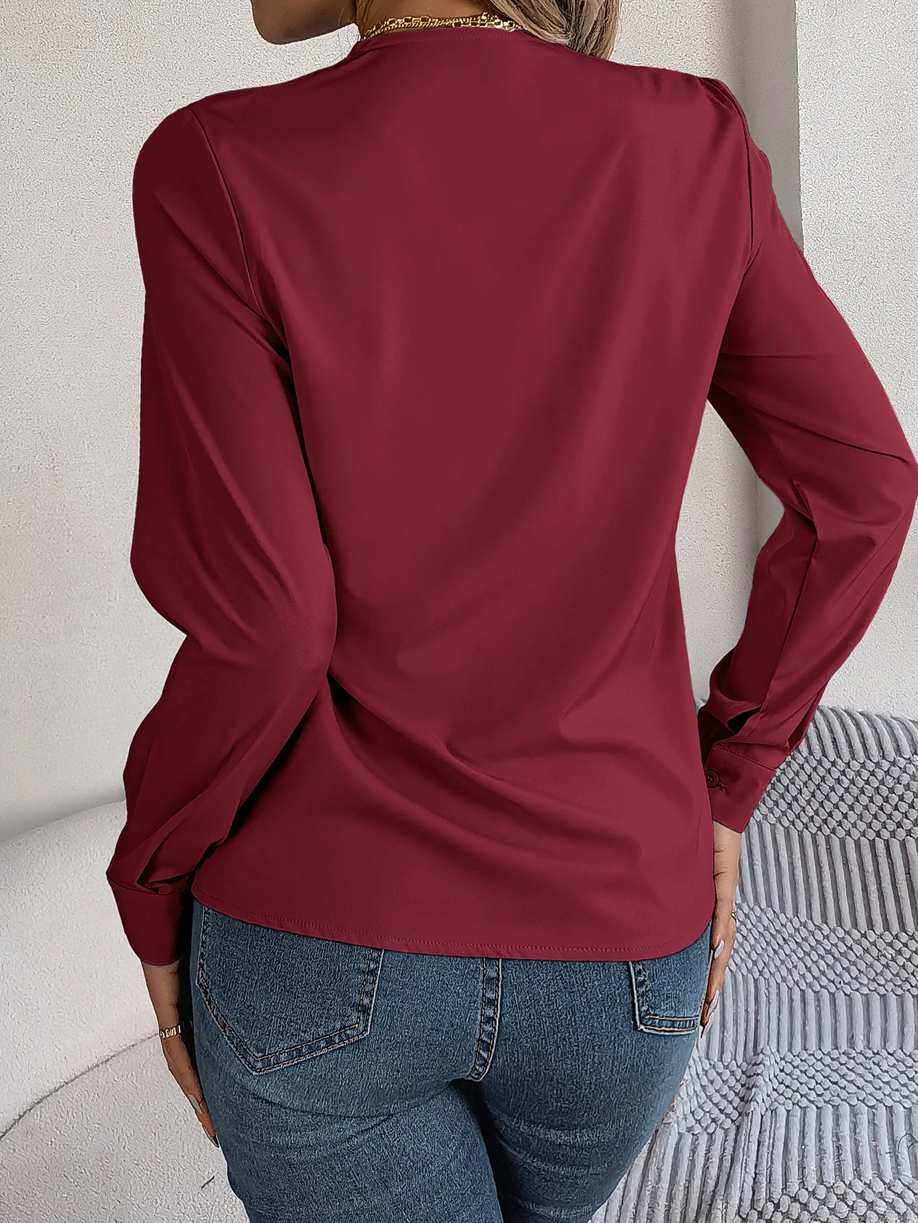 Summer And Autumn Women's Casual Shirt, Commuting Style Solid Color V-neck Long Sleeve Shirt Top.
