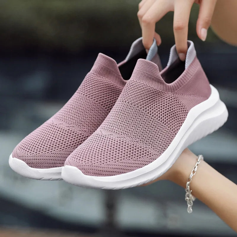 Men Sneakers Unisex Casual Shoes Soft Sole Slip-On Vulcanized Shoe Lightweight Loafers Plus Size Walking Men Shoes Tenis Hombres.