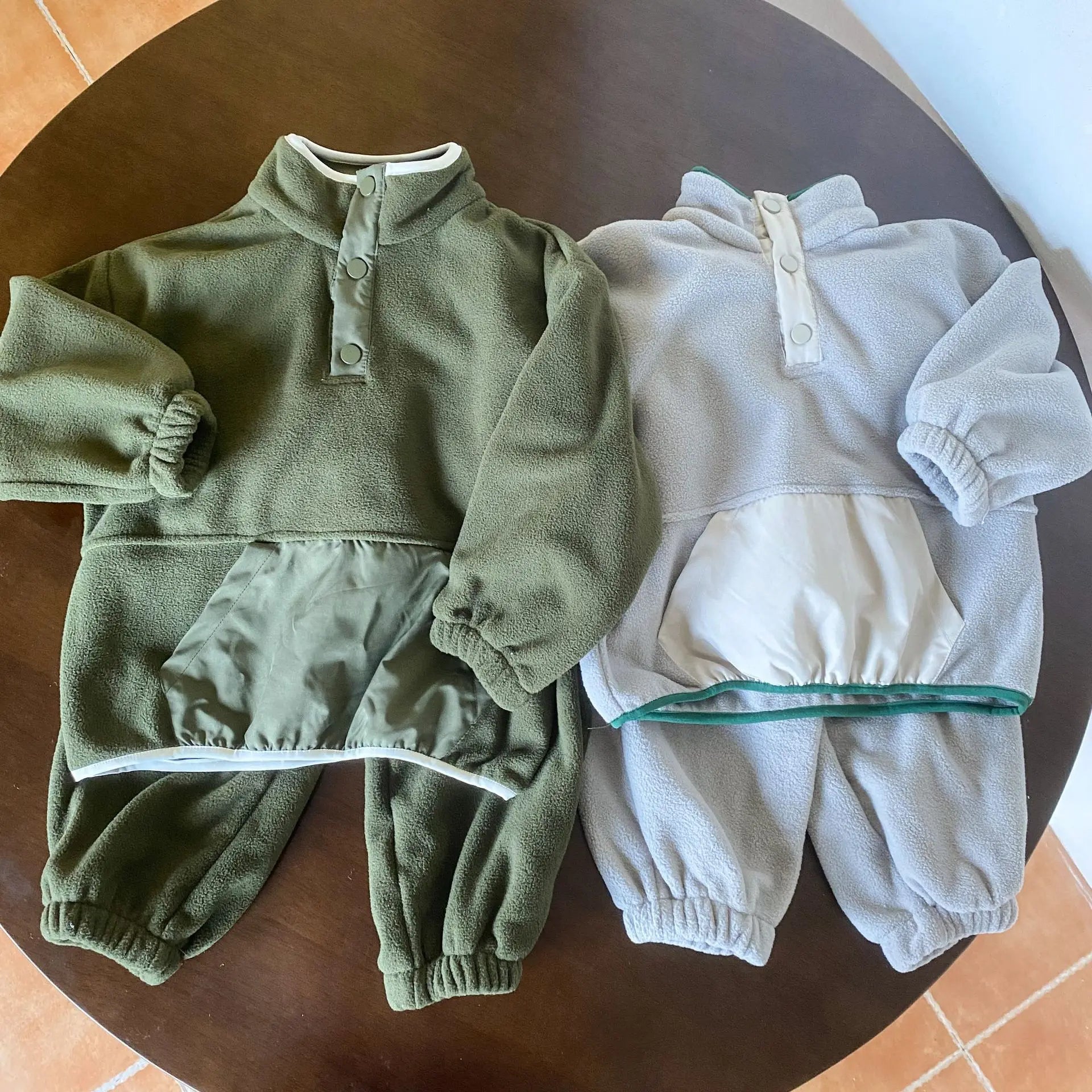 2025 Winter New Children Polar Fleece Sweatshirt Set Boys Girls Plus Velvet Thick Warm 2pcs Suit Kids Casual Sports Outfits.