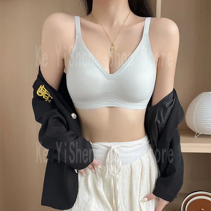 Small breast seamless bra Women's small breast push-up comfortable non-underwire soft support closed breast bra.