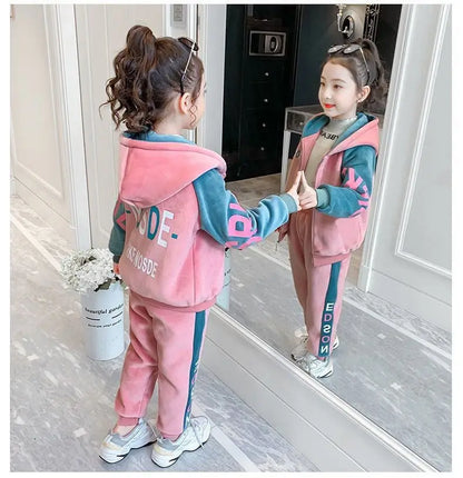New Winter Keep Warm Girls Clothing Set Padded Lining With Plush Velent Hooded Jacket+Pants 2pcs Suit For 3-12 Years Kids.