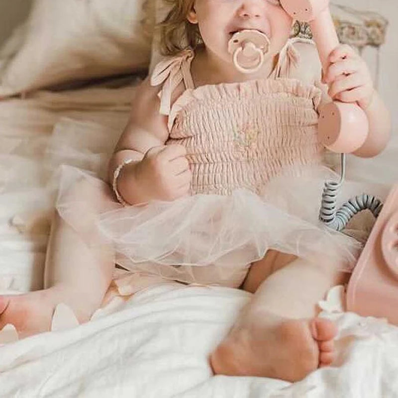 Blotona Kleinkind-Body für Babys, Mädchen, Blumenstickerei, zum Binden, Spaghettiträger, schulterfrei, Rocksaum, Strampler, Kleid und Stirnband.