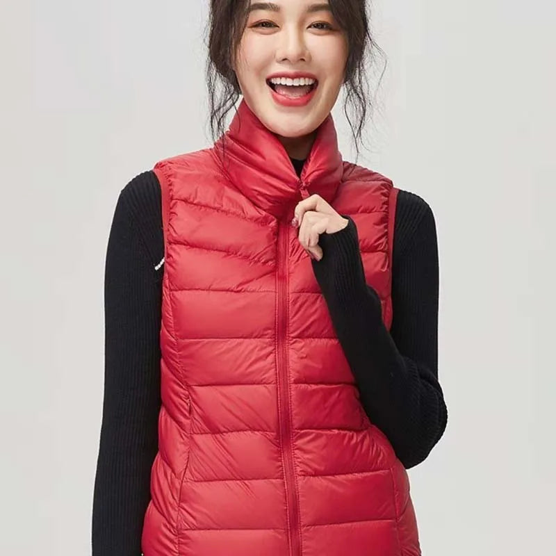 Ultraleichte Daunenweste für Damen, 2023, neue ärmellose Damen-Weste mit weißer Entendaunen, geschwollene, gepolsterte warme Weste.