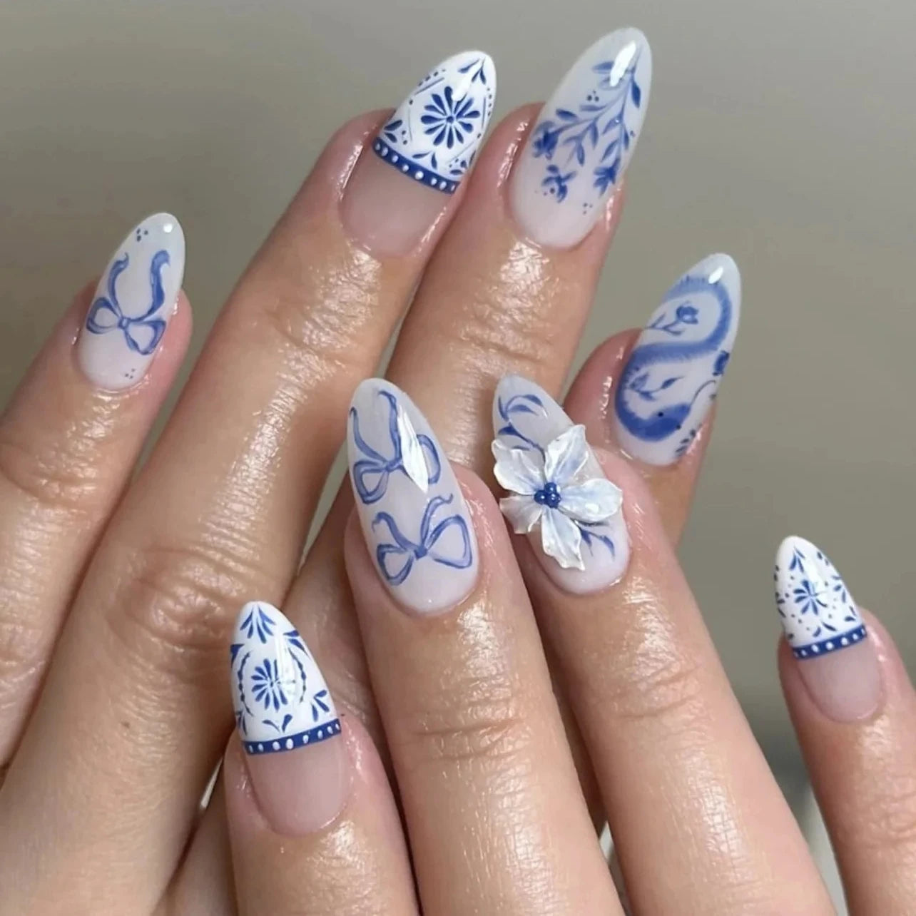 3D Flowers Gold Bead Lace White Daisy Bowknot Long Pointed Fake Nails Art Almond False Nails Press on Nails Charms Manicure Tool.