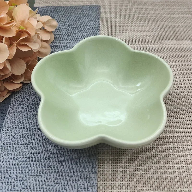 5 Inch Creative Flower Ceramic Bowl Small Deep Dish Solid Color Ceramic Bowl Small Dish Dip Dish Home Kitchen Supplies Gift.
