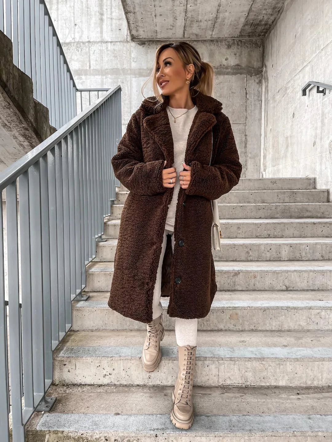 2025 frauen Winter Faux Wolle Mischungen Warme Mantel Einreiher Oberbekleidung Teddy Plüsch Mäntel Weibliche Chic Streetwear Mäntel 5XL