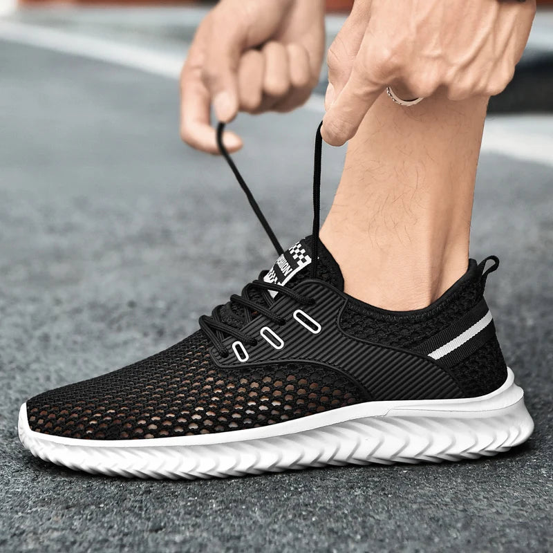Sommer Herren Sneakers atmungsaktive und leichte Herren Casual Tennis Sneakers Hollow Mesh Herren Laufschuhe Tenis Masculino.