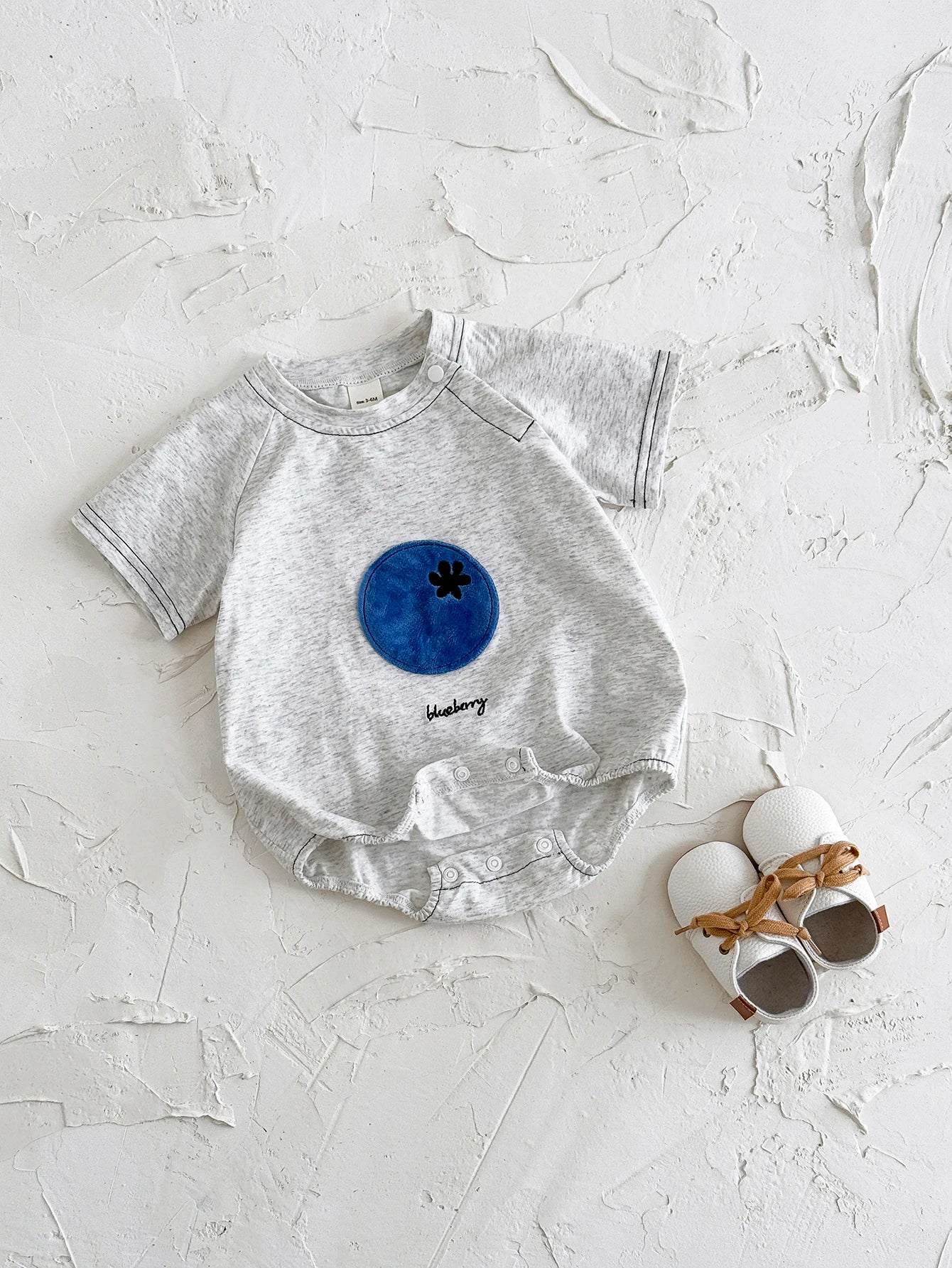 INS Sommer Neue Baby Body Neugeborenen Kleidung Jungen Mädchen Baumwolle Dreieck Strampler Plüsch brief Kurzarm Infant 0-18M