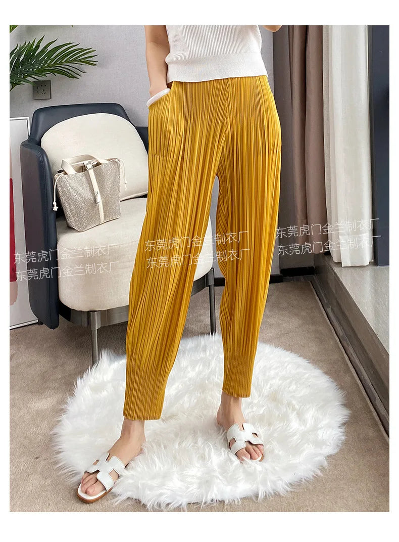 Miyake Life Pleated Pants Loose Harem Pants Women's Summer Thin Fashion Versatile Nine-minute Calf Pants.