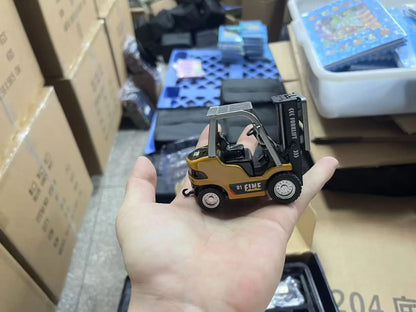 2.4G Tabletop RC Forklift Engineering Vehicle 1/64 Mini Remote Control Alloy Forklift Desktop Toys Model Gift for Boys.