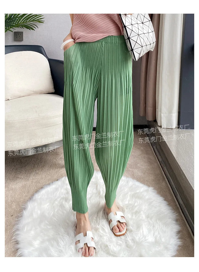 Miyake Life Pleated Pants Loose Harem Pants Women's Summer Thin Fashion Versatile Nine-minute Calf Pants.
