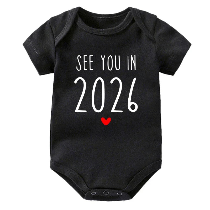 Wir sehen uns im Jahr 2026 Schwangerschaftsankündigung Baby Strampler Baumwolle Kleinkind Overall Sommer Kurzarm Neugeborene Jungen Mädchen Body.
