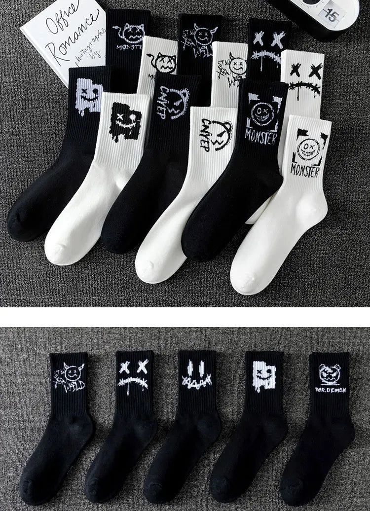 10 pairs of men's sports socks, casual, breathable, and versatile. Ghost face graffiti personalized socks.