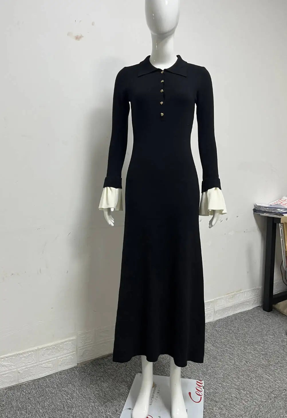 Tossy Weibliche Rüschen Strickwaren Langes Kleid Mode Patchwork Schlank Kontrast Revers Casual Party Kleid Kleid frauen Stricken Maxi Kleid.