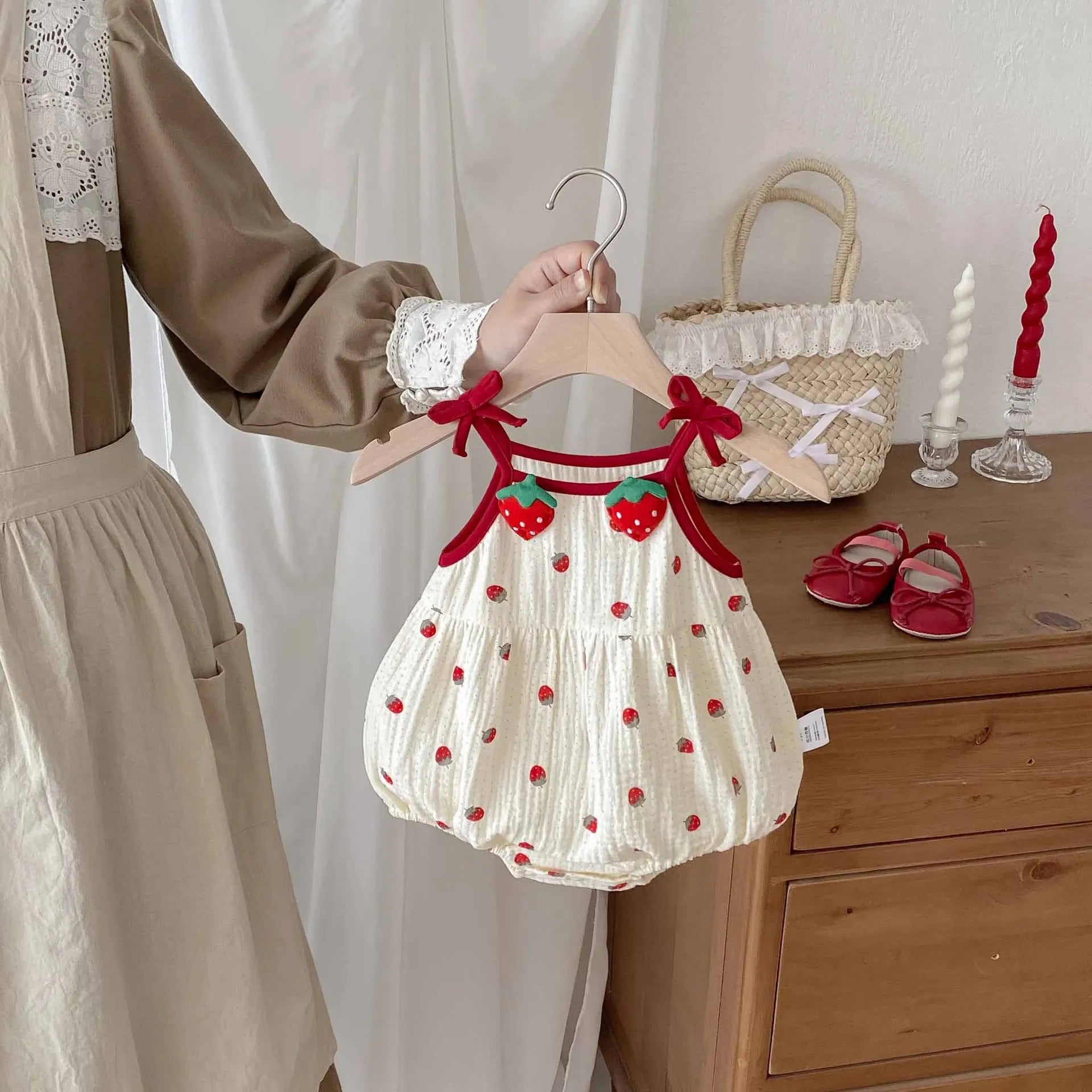 0-2Y Sommer Baby Mädchen Kleidung Erdbeere Druck Infant Mädchen Bodysuit Kleinkind Leibchen Ein Stück.