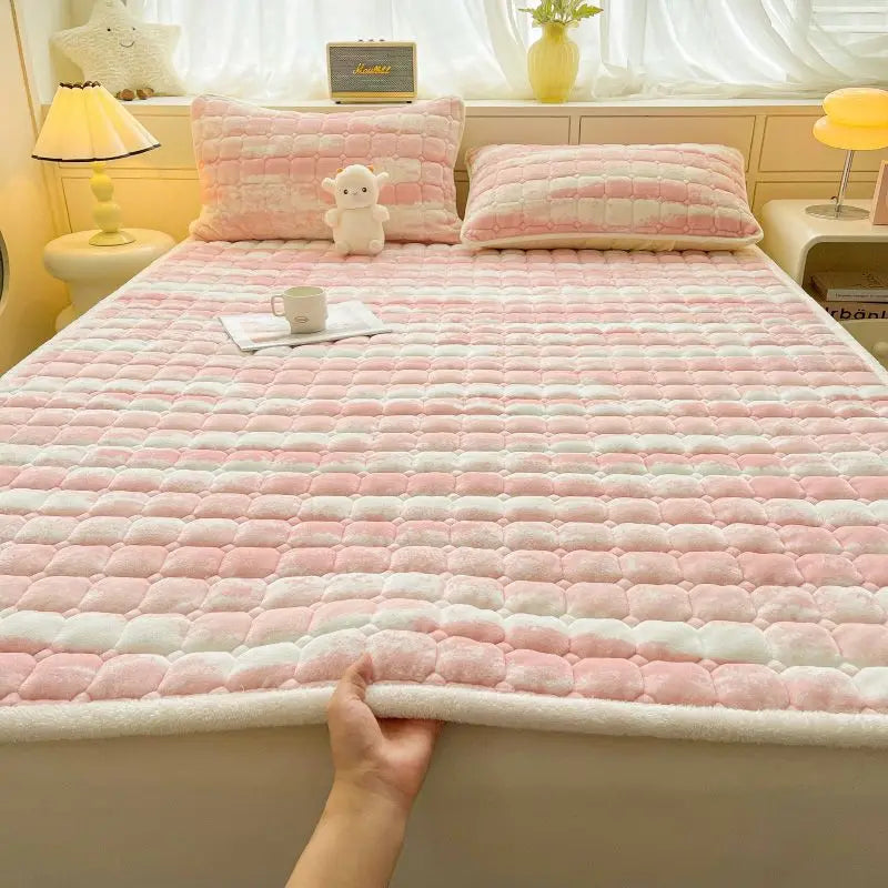 Winter Warm Velvet Mattress Toppers Thick Bed Mattress Cover Bedspread Bed Linens Thin Tatami Floor Mat Single Double Bed Sheet.