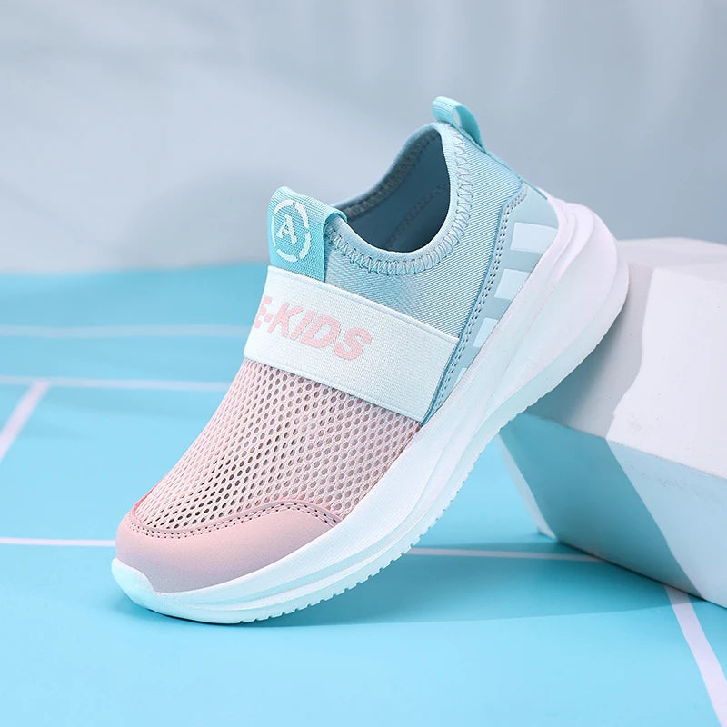 Girls Slip on Shoes Children Sneaker Fashion Knit Fabric Luxury Kids Casual Shoes Lightweight School Sports Girls Shoes.