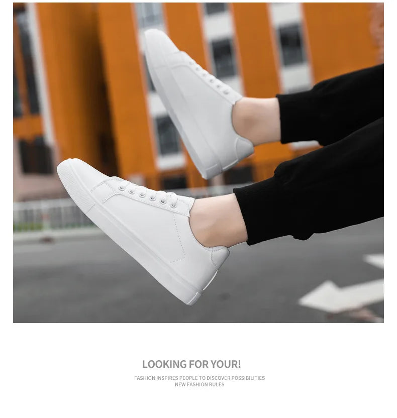 White Black Men Shoes Comfortable Casual Skateboard Shoes Men Solid Leisure Sneakers Lightweight Walking Shoes.
