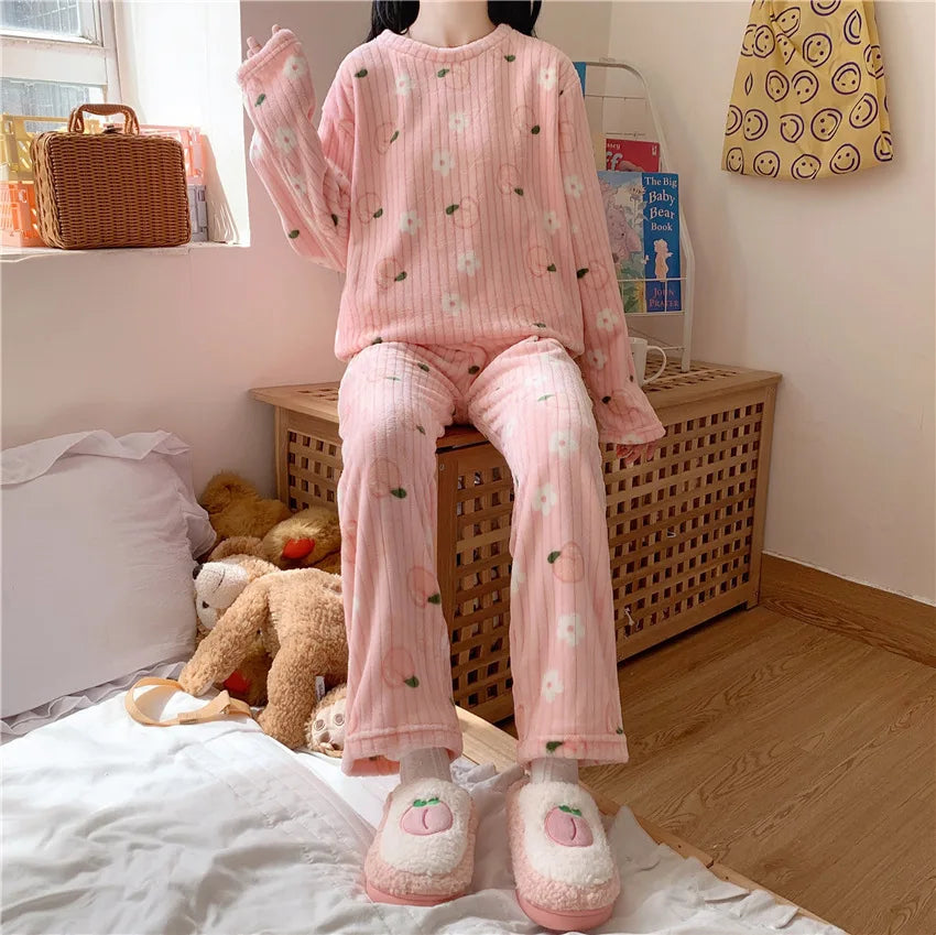Winter-Damen-Pyjama-Homewear-Anzug, neues warmes Set aus Korallen-Fleece für Herbst und Winter, bequemer warmer Pyjama-Homewear-Anzug.
