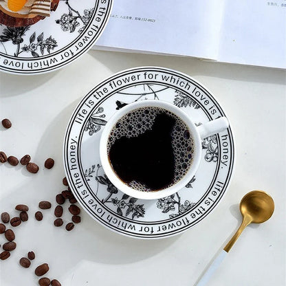 Vintage Elegant Ceramic Mug Floral bird pattern Coffee Cup and Saucer Afternoon Tea Cup Dessert Tray Exquisite Gift Water Cup.