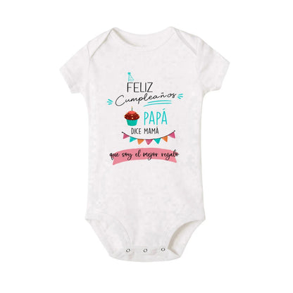 Alles Gute zum Geburtstag, Papa sagt Mama, dass ich das beste Geschenk bin. Baby-Body für Neugeborene, kurzärmeliger Strampler, Papa-Geburtstags-Säuglingsoverall.
