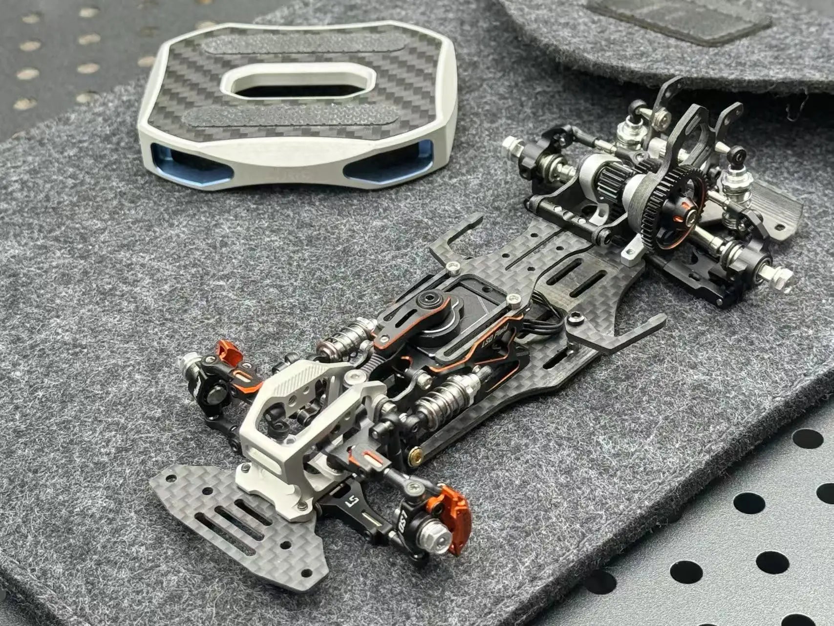 LSD Plaid RC Mini Car 1/24 RC Drift Mosquito Car  Frame KIT Lightweight Electric Remote Control Drift Model Toy Holiday Gift.