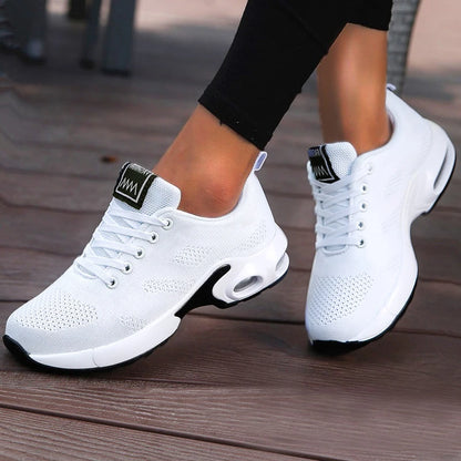 Women Casual Shoes Breathable Walking Mesh Flat Shoes Platform Sneakers Women Tenis Gym Vulcanized Shoes White Female Footwear.