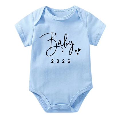 Baby-Ankündigung, bald, 2026, Strampler für Neugeborene, Sommer, Jungen- und Mädchen-Body, Körper, Schwangerschafts-Enthüllung, Kleidung, Säuglingsoverall.
