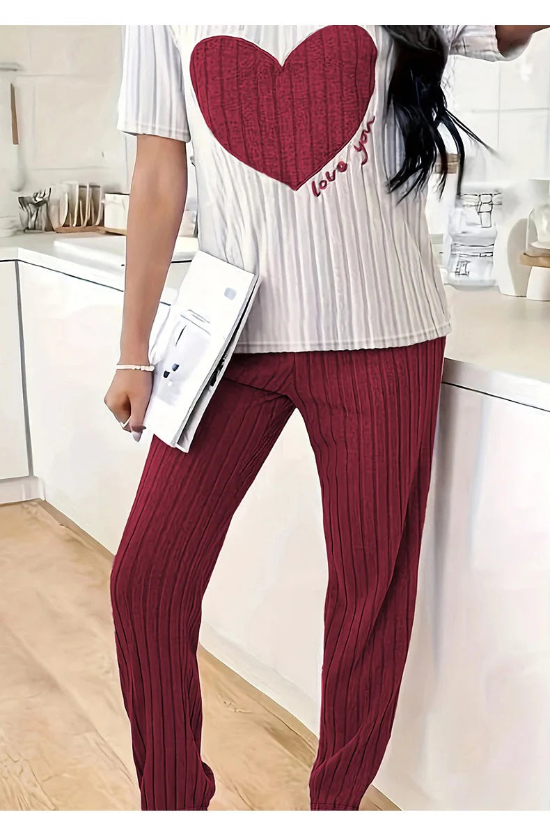 Autumn Winter Two-Piece Pajamas Set for Women Sleepwear Heart Print Round Neck Short Sleeve Long Pants Home Wear.