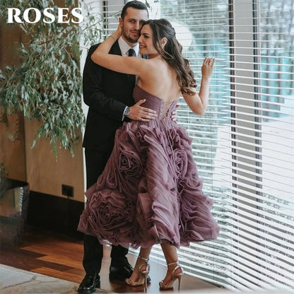 ROSES Lila Elegantes, wunderschönes Ballkleid, trägerloses formelles Tüllkleid mit Falten, gestuftes A-Linien-Abendkleid von Sezuza), maßgeschneidert.