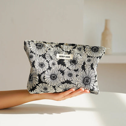 White Embroidery Daisy Women's Makeup Bag Portable Coin Purse Key Case Cosmetics Lipstick Storage Bag Commuter Liner Bag Ins