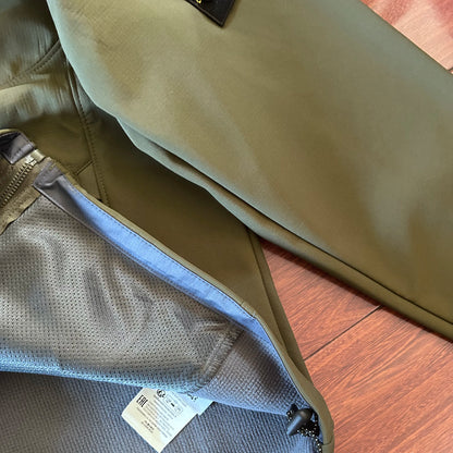 Compass Button Patch Italian Luxury Style Men's Fleece-lined Windbreaker Jacket Zippered Suitable For Outdoor Sports Hoodie.