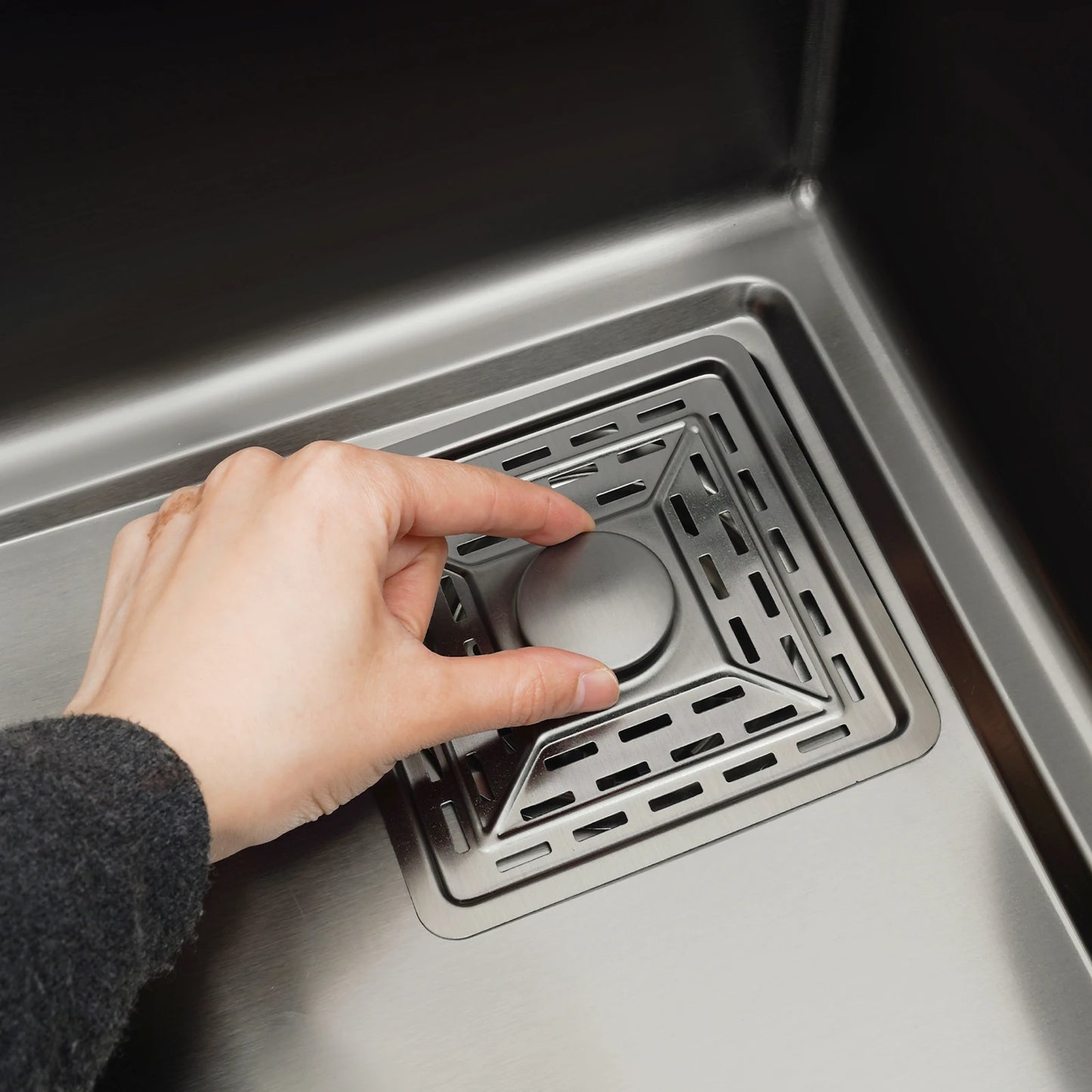 Küchenspüle aus Edelstahl mit ausziehbarem Wasserhahn, Wasserfallspüle mit Digitalanzeige, multifunktionale Küchenspüle für die Arbeitsstation