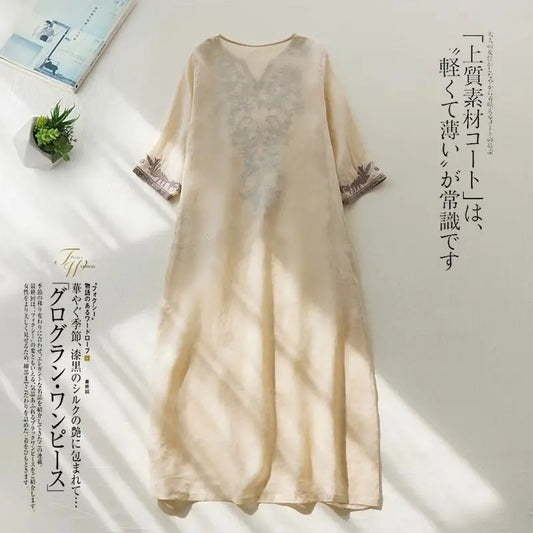 Ethnisches Vintage-Kurzarmkleid aus schwerer Stickerei aus Baumwolle und Leinen für Damen, lockeres langes Sommerkleid mit V-Ausschnitt und elegantem Stil.