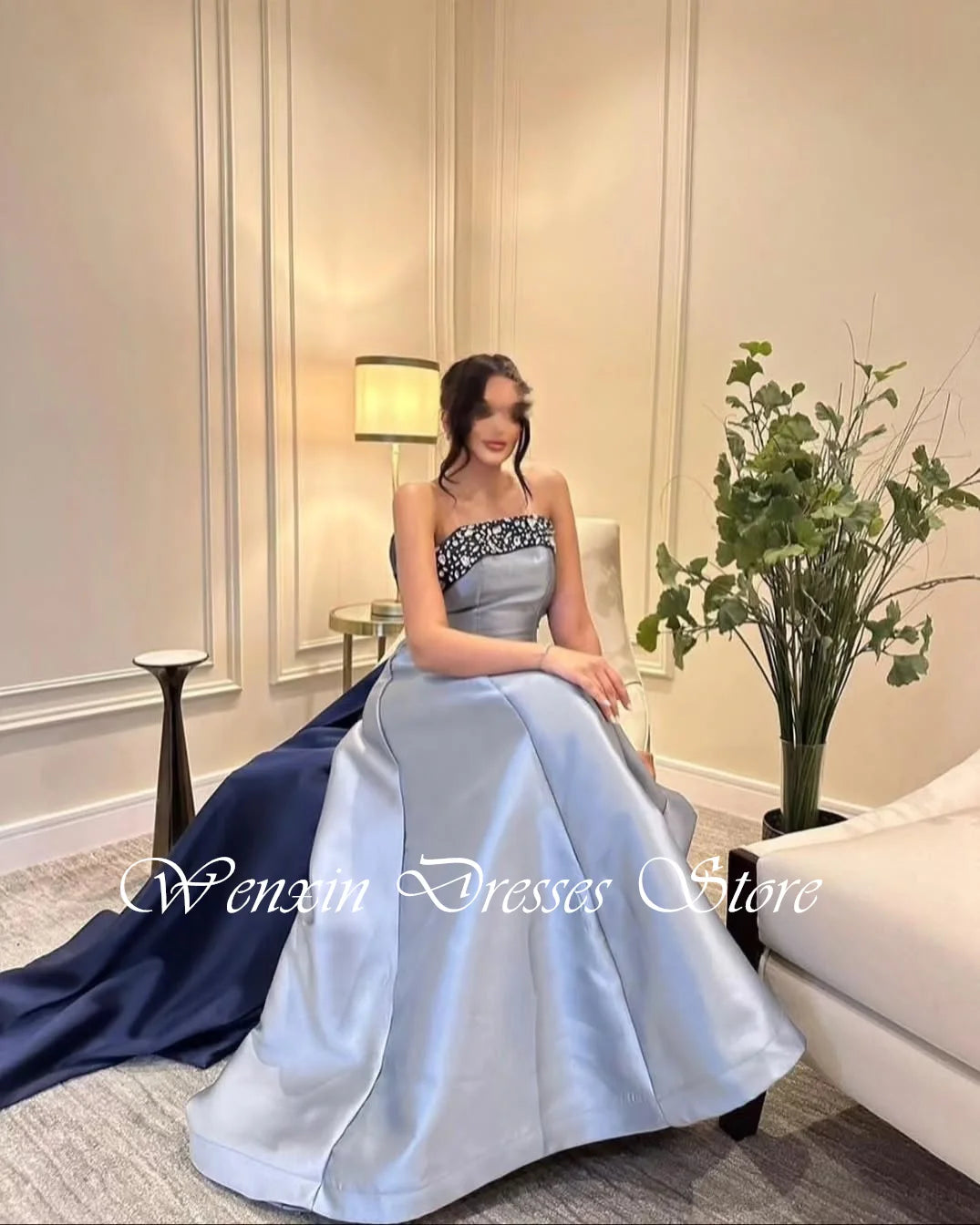 Maßgeschneidertes elegantes Satin-Abendkleid, exquisite trägerlose, ärmellose Heimkehrkleider, Temperament-Kleider für besondere Anlässe.