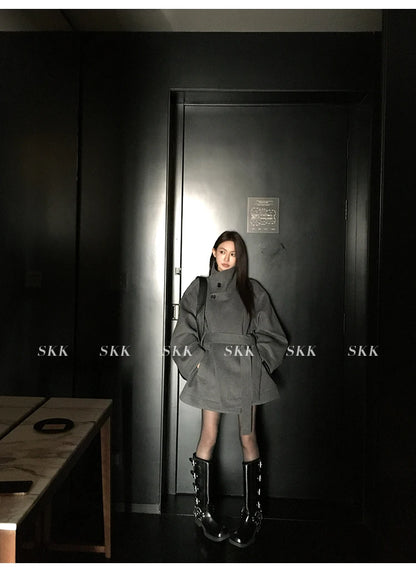 MiiiiX Lässiger Stehkragen, lockerer Wollmantel, mittellang, vielseitige Jacke, Schnür-Taille, Oberbekleidung, 2024, Herbst-Damenkleidung