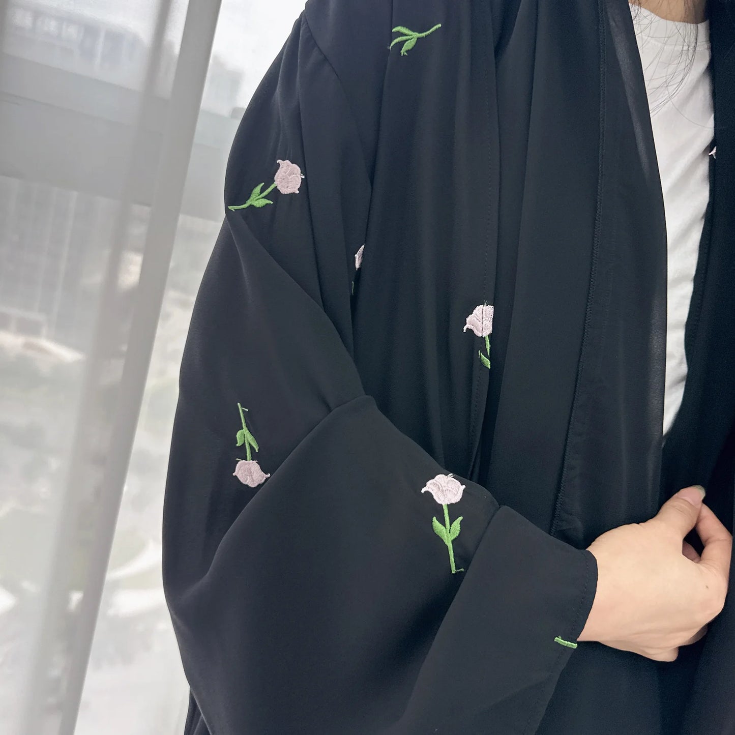 2024 New Black Embroideried Kimono Cardigan Abaya Dubai Luxury Muslim Kaftan Abayas For Women Turkish Islamic Clothing Outfit.