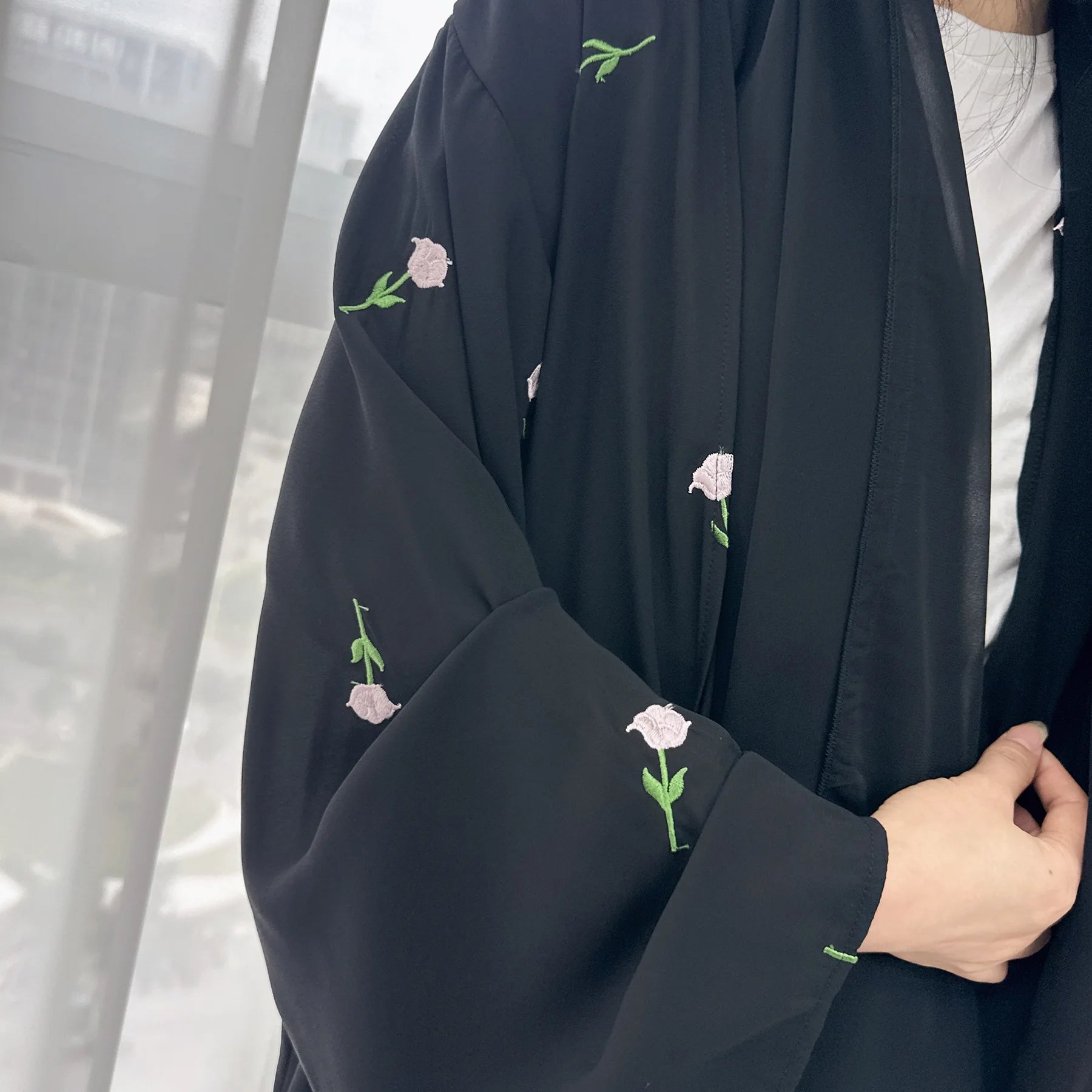 2024 New Black Embroideried Kimono Cardigan Abaya Dubai Luxury Muslim Kaftan Abayas For Women Turkish Islamic Clothing Outfit.