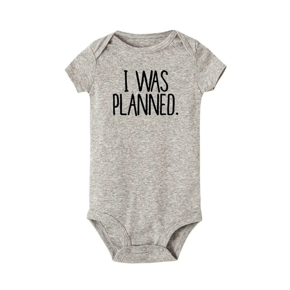 Zwillinge Baby-Body „I Was Planned and I Was A Surprise“ Neugeborenes Kleinkind-Overall Jungen Mädchen Lustige Baby-Outfits Kleinkind-Dusche-Geschenk