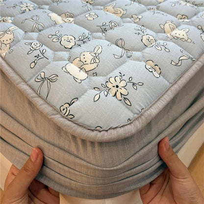 1pc Thicken Bed Cover Cartoon Print Bedspread Non-slip Mattress Protector Quilted Soft Bed Linen 매트리스 커버 (No Pillowcase).