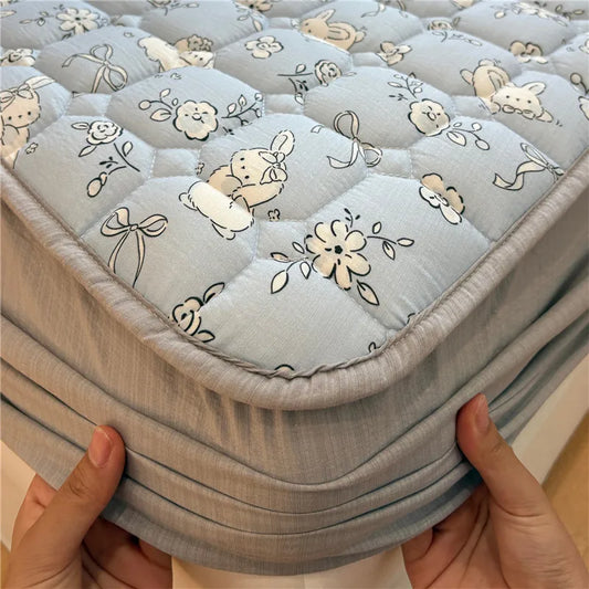 1pc Thicken Bed Cover Cartoon Print Bedspread Non-slip Mattress Protector Quilted Soft Bed Linen 매트리스 커버 (No Pillowcase).